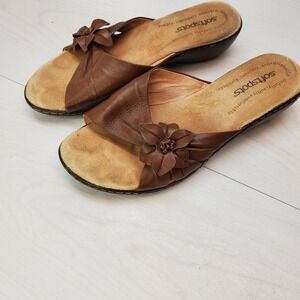 Softspots Brown Leather Flower Slide Sandals Women 8.5 WW Extra Wide Cottagecore